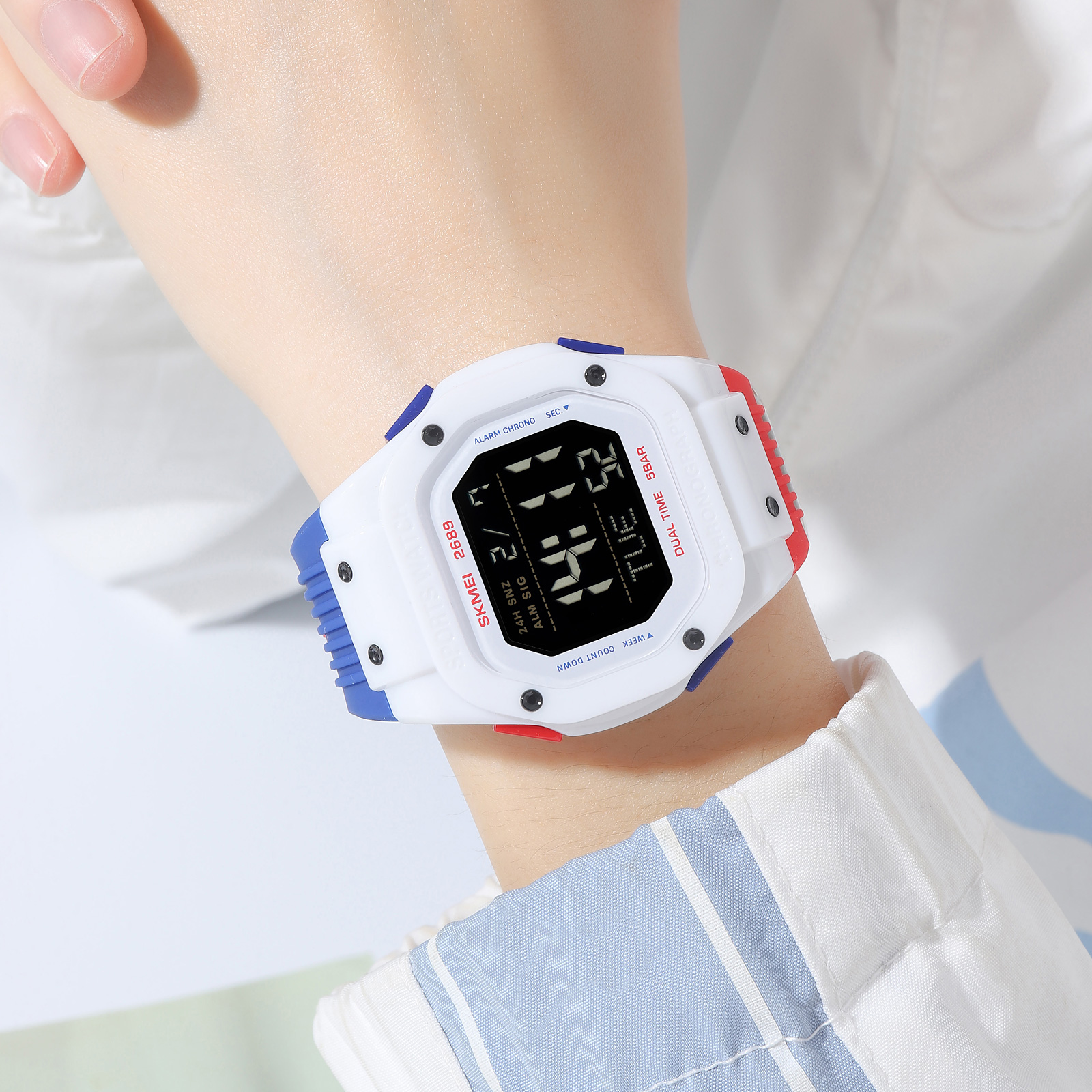 SKMEI 2689 Fashion Wristwatch  - Outdoor Lighting For Steps incelemesi ve fiyatı